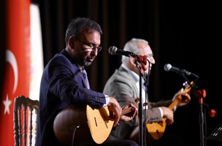 Gemlik'te Aşık Veysel İçin Unutulmaz Konser